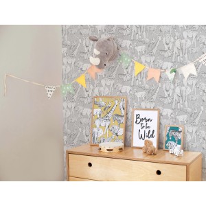 Graue Vliestapete mit Dschungeltieren im Kinderzimmer.
