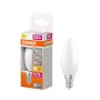 Osram LED-Leuchtmittel E14 Kerzenform, 3,4W, matt, neben Verpackung.
