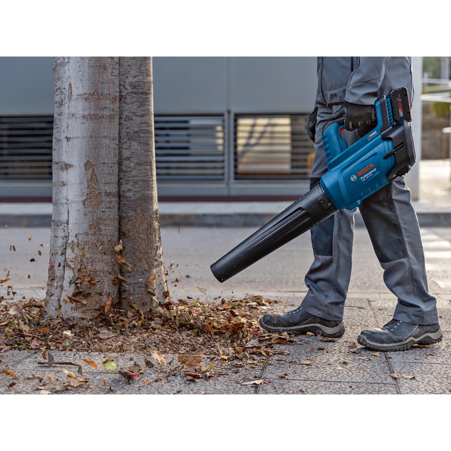 Bosch Professional AkkuLaubbläser GBL 18V750 Solo kaufen bei OBI