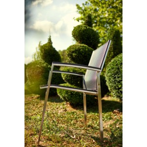 Acamp Auris Gartenstuhl aus Edelstahl und Acatex-Gewebe, Teil des Gartenmöbel-Sets.