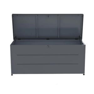 Geöffnete, anthrazitfarbene Weka Metall-Terrassenbox Gary 700, 180 cm breit, zur Aufbewahrung im Garten.
