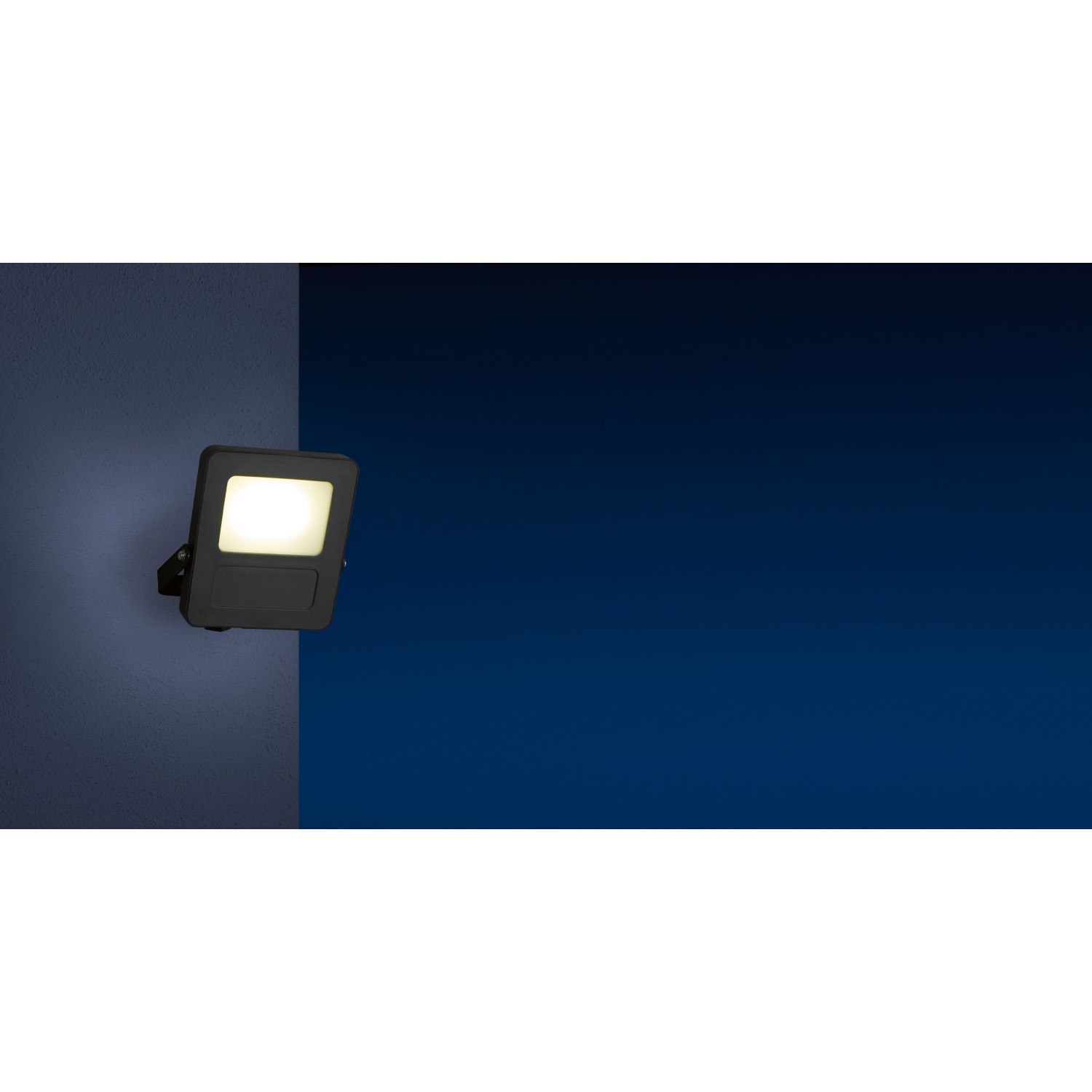 Schwarzer LED-Außenstrahler Floodlight, 10W, 1300lm, zur Wandmontage.