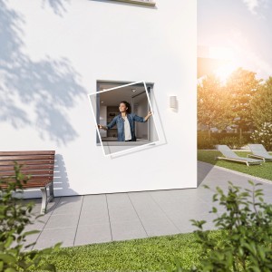 Windhager Fliegengitter-Fenster Rhino, weißer Insektenschutzrahmen im Fenster mit Frau.