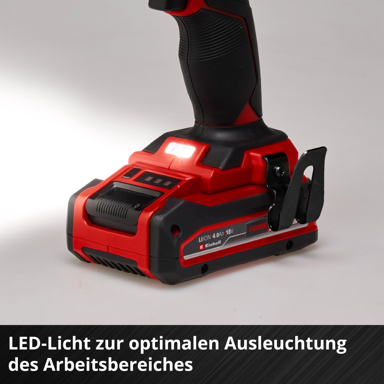 Einhell Akku-Bohrschrauber TE-CD 18/40 Li Solo mit LED-Licht und rotem Gehäuse.