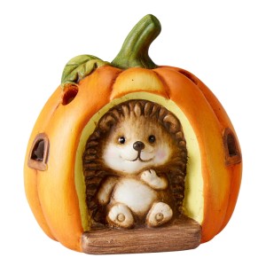 Orangefarbener Terrakotta-Kürbis als Haus mit Igel-Figur und LED-Licht. Dekorative Herbstfigur, 3-fach sortiert.