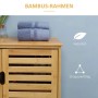 Kleankin Bambus-Badezimmerschrank, Badregal mit Lamellentür, zwei blaue Handtücher auf der Ablage.