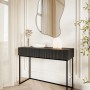 Selsey Veldio Schminktisch schwarz, 110 cm, mit geriffelter Lamellenfront, 2 Schubladen und schwarzen Metallbeinen.