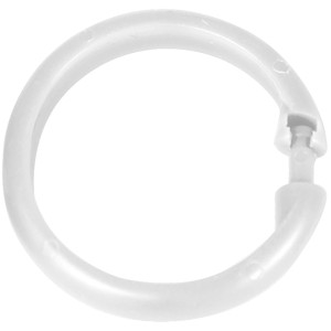 Weißer, großer Duschvorhangring aus Kunststoff von Wenko, Teil eines 12er-Sets.