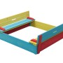 Farbenfroher SwingKing Sandkasten Sepp 120x120 cm mit Klappdeckel als Sitzbank.