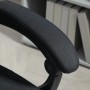 Detailansicht: Gepolsterte schwarze Armlehne des Vinsetto Bürostuhls in Leinenoptik.