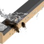 GS Terrassen Holzschutz Tape auf Holzbalken mit Wasser und Schmutz.