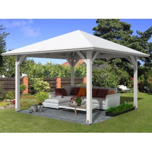 Weißer Holz-Pavillon Cannes 2 von Skan Holz, 359x359 cm, mit Sitzgruppe im Garten.