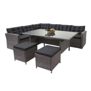 Graue Poly-Rattan-Garnitur mit Tisch, Eckbank und zwei Hockern mit grauen Kissen.