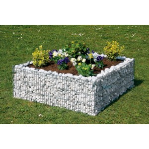 Viereckiges Bellissa Gabionen-Hochbeet (40x120x120 cm) mit weißer Stein-Füllung und Bepflanzung.