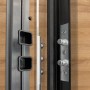 Detailaufnahme: Splendoor Wohnungseingangstür BARI ACOUSTIC RC2 Eiche, Fokus auf Verriegelung und Sicherheit.