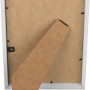 Rückansicht: Weißer MDF-Bilderrahmen (21x29,7 cm) mit Aufsteller für Tisch oder Regal.
