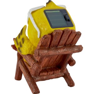 Gelber Solar LED Vogel mit Sonnenbrille auf Holzstuhl, Deko für Garten & Balkon.