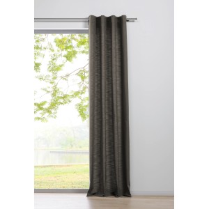 Blickdichter, taupefarbener Schlaufenschal (300x135 cm) von mydeco vor Fenster.