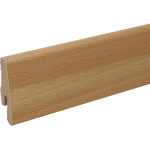 Sockelleiste Modern 40 in Buche hell, 40x18x2500 mm, für einen sauberen Wandabschluss.