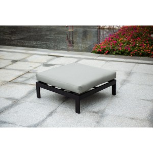 Home Deluxe Sitzgruppe Rio XS: Hocker mit hellgrauem Kissen und schwarzem Rahmen.