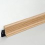 FN Neuhofer Sockelleiste Eiche Dekor, MDF, mit Clip-System montiert.