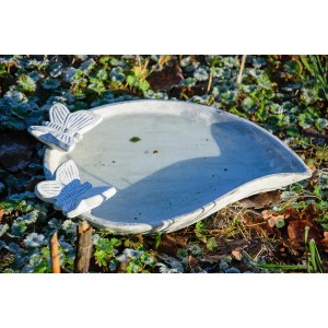 Dobar Vogelbad Foglia, Keramik, Blattform mit Schmetterlingen, Gartendekoration.