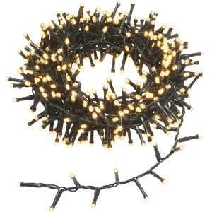 OBI LED Lichterkette für Außen mit 400 warmweißen LEDs und grünem Kabel, teilweise aufgerollt.