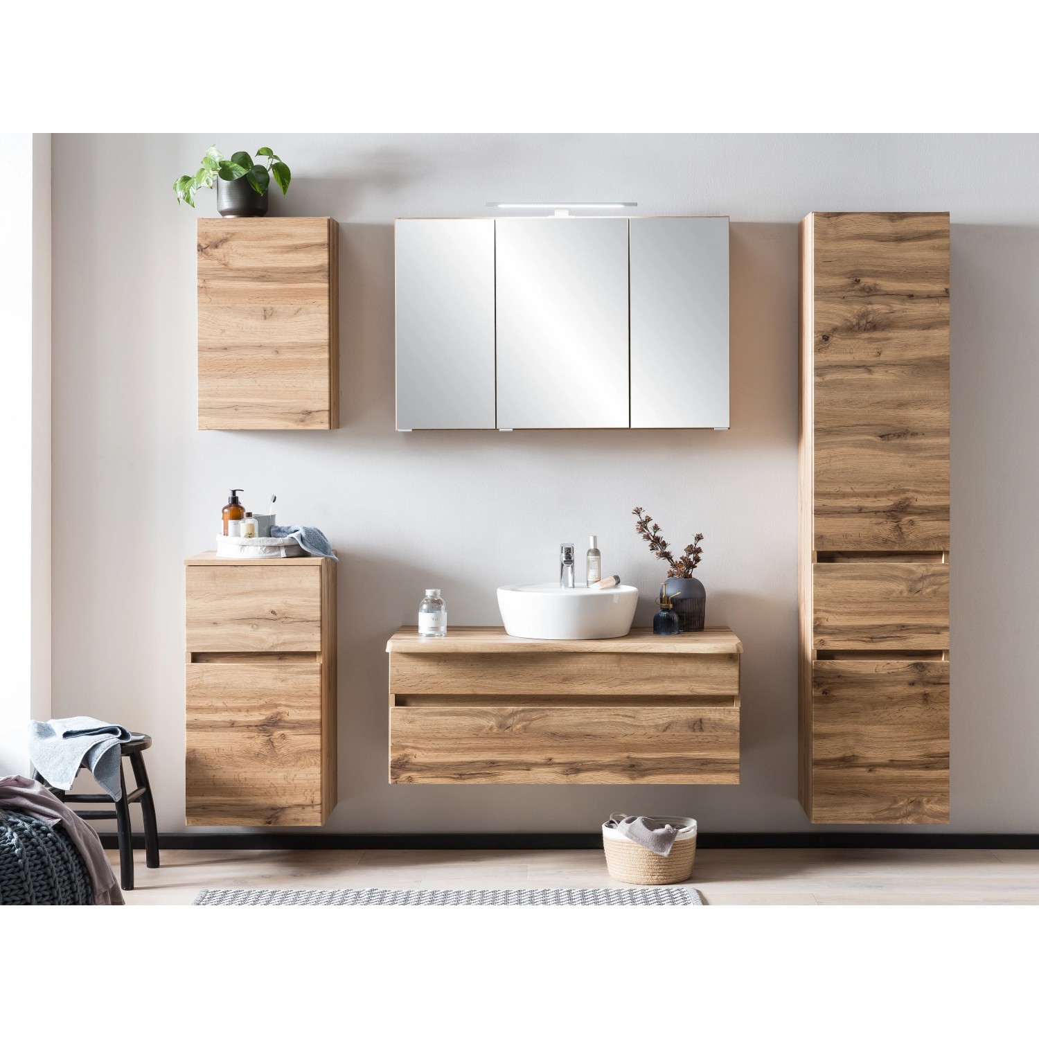 Held Möbel Waschtisch Trient 100 cm in Wotaneiche mit Aufsatzbecken und passenden Badmöbeln.
