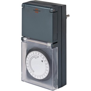 Brennenstuhl Zeitschaltuhr MZ 44, mechanisch, schwarz, mit transparentem Schutzdeckel und 24h-Programm.