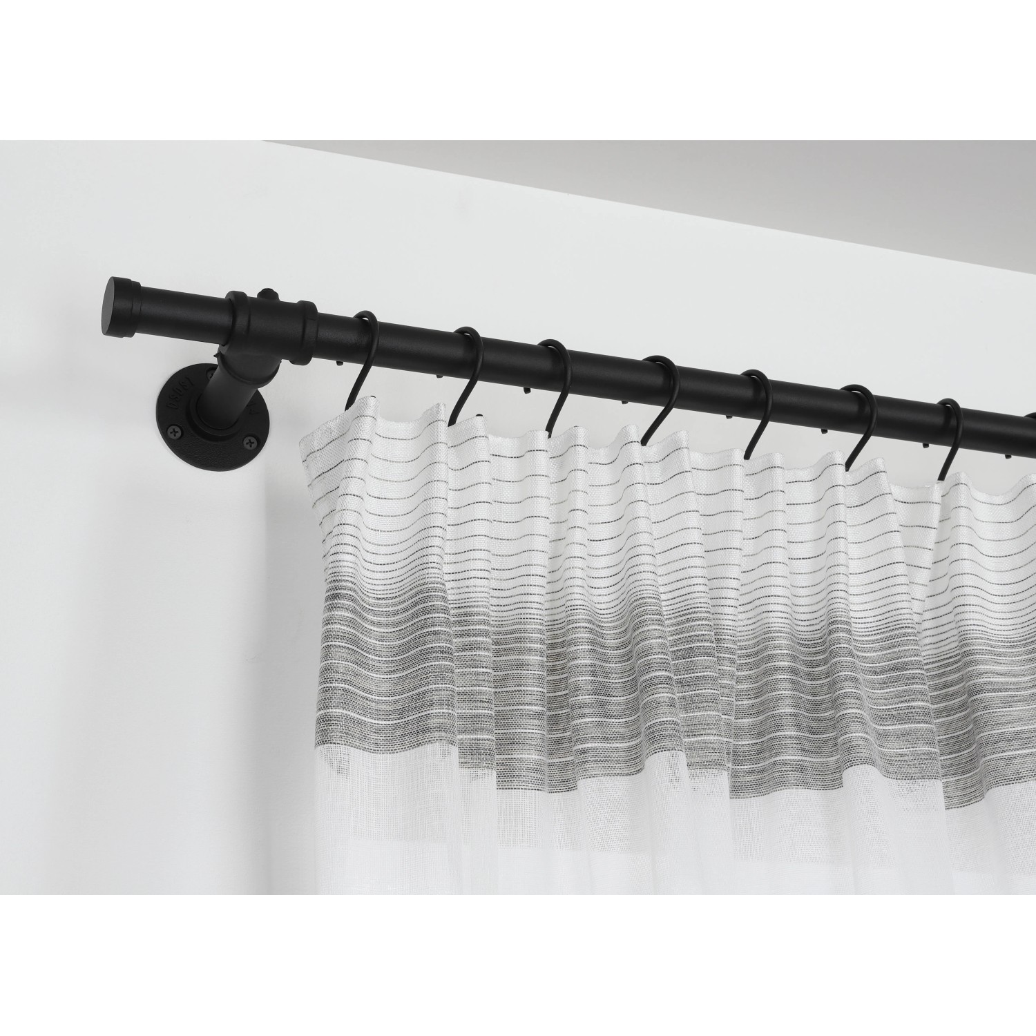Gardinia Gardinenstange Industrial Home, Ø 25 mm, schwarz, 200 cm mit Vorhang.