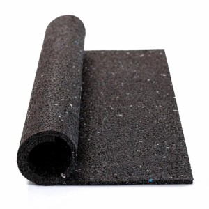 Dunkelgraue Antivibrationsmatte aus Gummigranulat, 60x60 cm, gerollt. Dämpft Vibrationen für Waschmaschinen und Geräte.