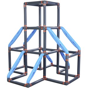 BIG Kletterturm Kraxxl The Tower: Klettergerüst mit grauen Stangen und blauen Sprossen.