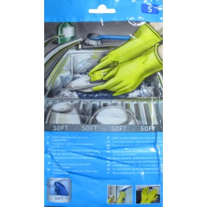 Verpackung gelber Haushaltshandschuhe Soft Größe S beim Abwaschen.