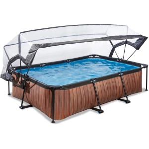 Rechteckiger EXIT Wood Pool 300x200 mit brauner Holzoptik, Filterpumpe und transparenter Abdeckung.