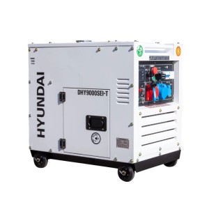 Weißer HYUNDAI Diesel Inverter Generator DHY9000SEi-T auf Rädern mit Steckdosen und Bedienfeld.