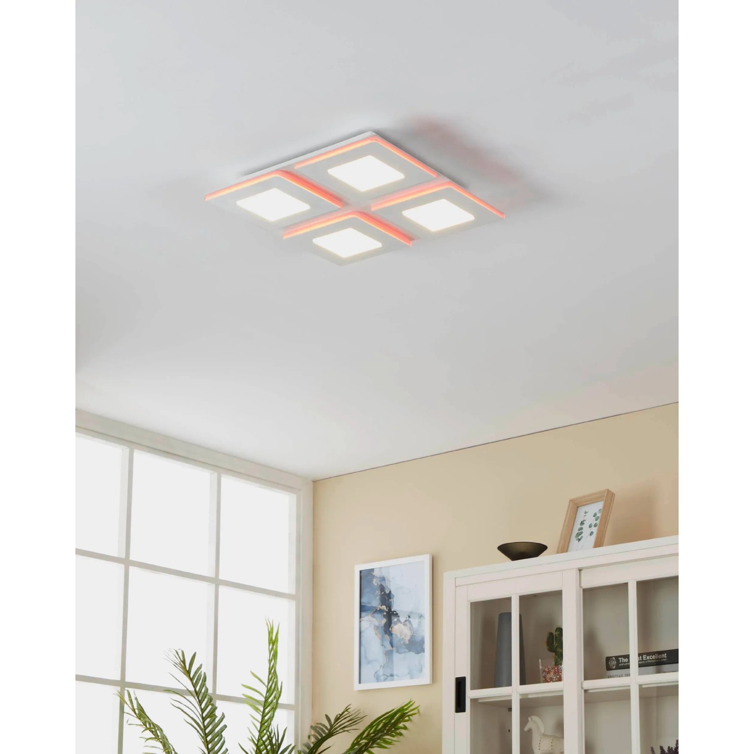 Weiße Eglo LED-Deckenleuchte Padrogiano-Z, 45x45 cm, mit vier Quadraten und RGB-Rahmen.