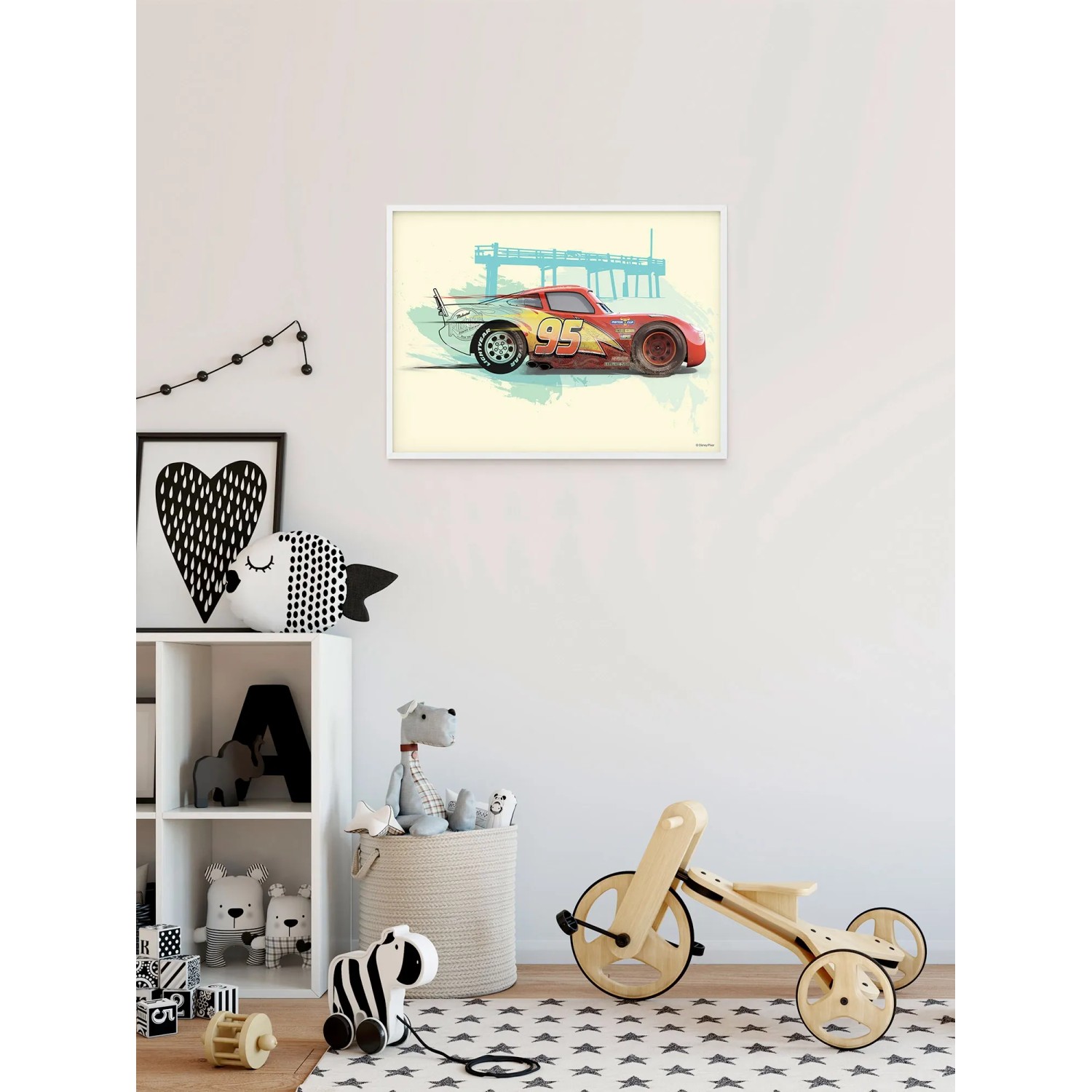 Komar Wandbild Cars McQueen, 40x30 cm, gerollt. Kinderzimmer Deko mit dem Rennauto.
