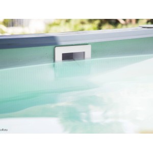 Steinbach Skimmer-Set S1 im Pool, Detailaufnahme des weißen Skimmers.