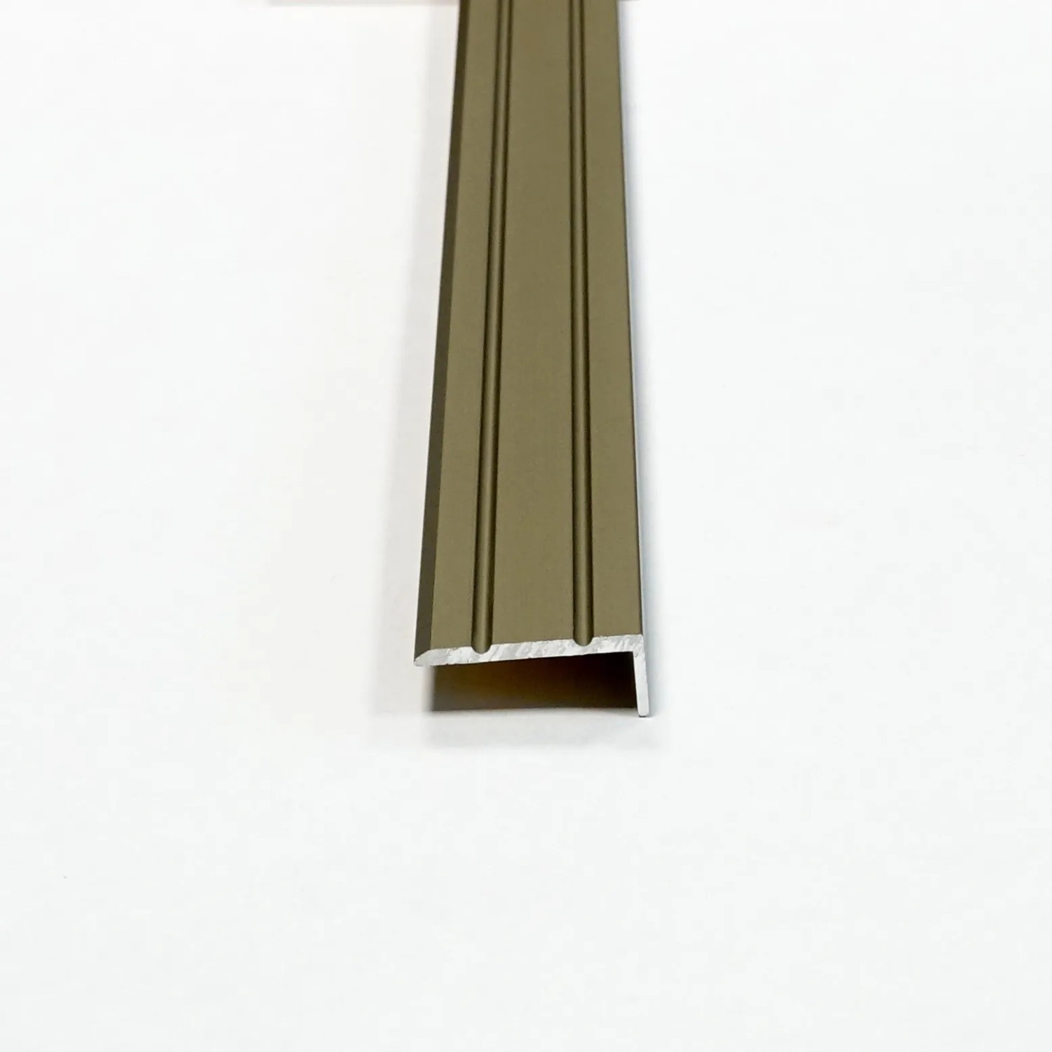 Edelstahl Winkelprofil BAS SK, 10x25x1000 mm, für Laminat & Parkett. Selbstklebend, ohne Schrauben.