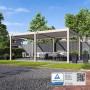 Großer Weide Deluxe Plus Aluminium Pavillon in Ivory Sand mit verstellbaren Lamellen auf einer Terrasse mit Gartenmöbeln.