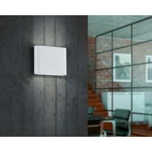 Weiße Trio LED-Wandleuchte Thames für Innen & Außen, modernes Design, Up-and-Down Licht.