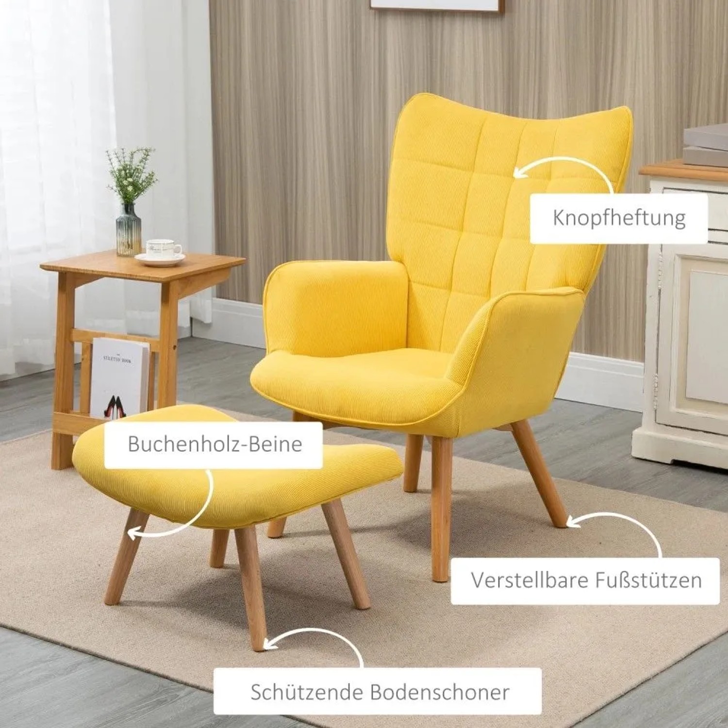 Gelber Armlehnstuhl mit Hocker in Cord-Optik, Holzbeine. Gesteppte Rückenlehne, Bodenschoner. Gemütliches Sessel-Set.