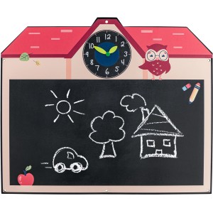 SwingKing Tafel mit Uhr für Spielhaus: Schwarze Maltafel mit Haus-Design und Zeichnungen.