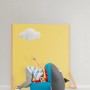 Bunter Sitzsack Shark Brava von Sitting Point in Haifischform mit Kind.
