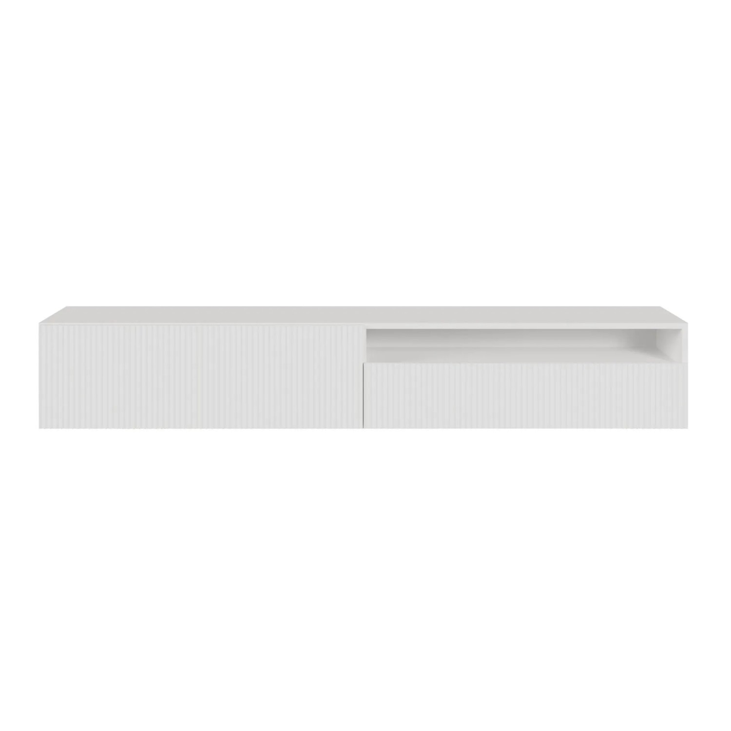Weißes Selsey Veldio TV-Hängeboard mit geriffelter Lamellenfront und offenem Fach. Moderner TV-Schrank.