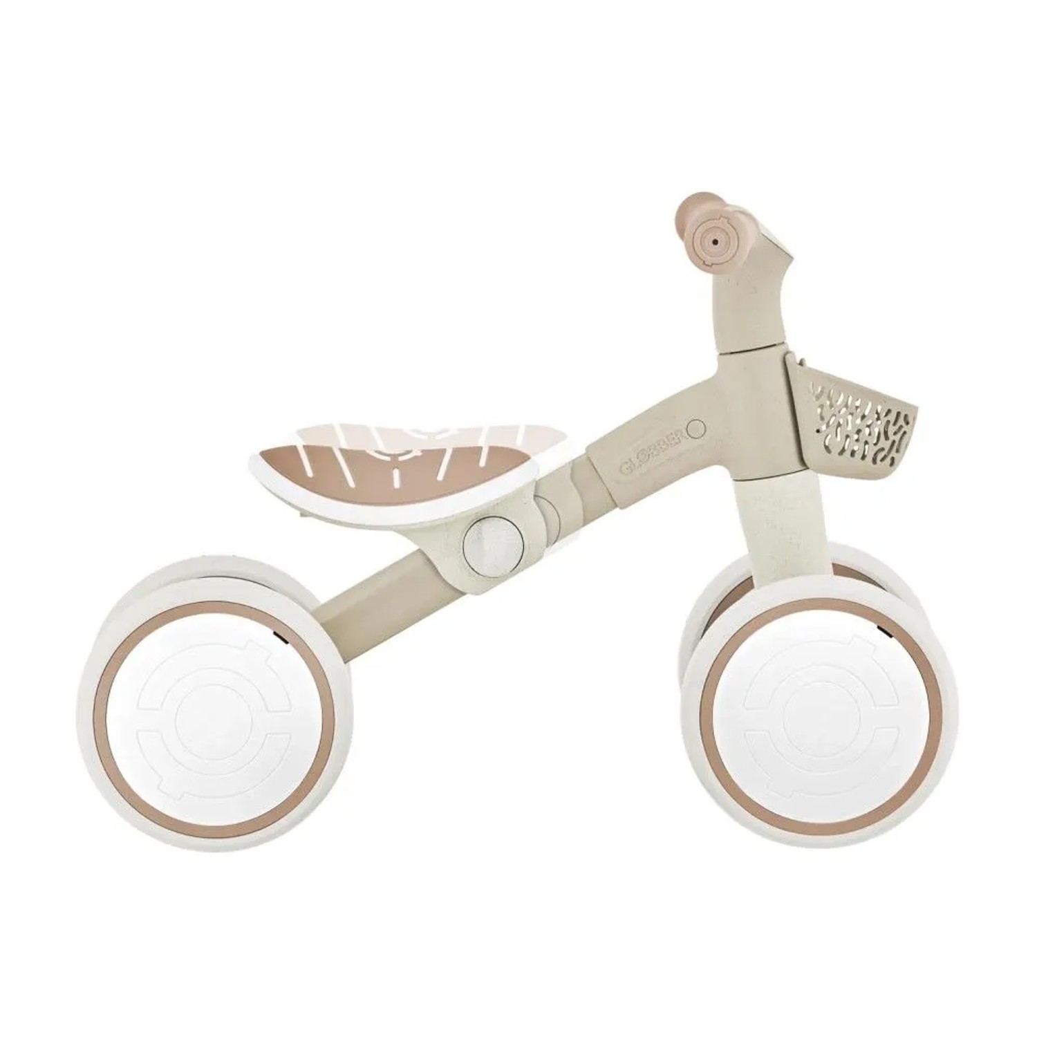 Taupe Globber Learning Bike, 4-rädrig, mit 7 Zoll EVA-Reifen, höhenverstellbarem Sattel und Lenkerkorb.