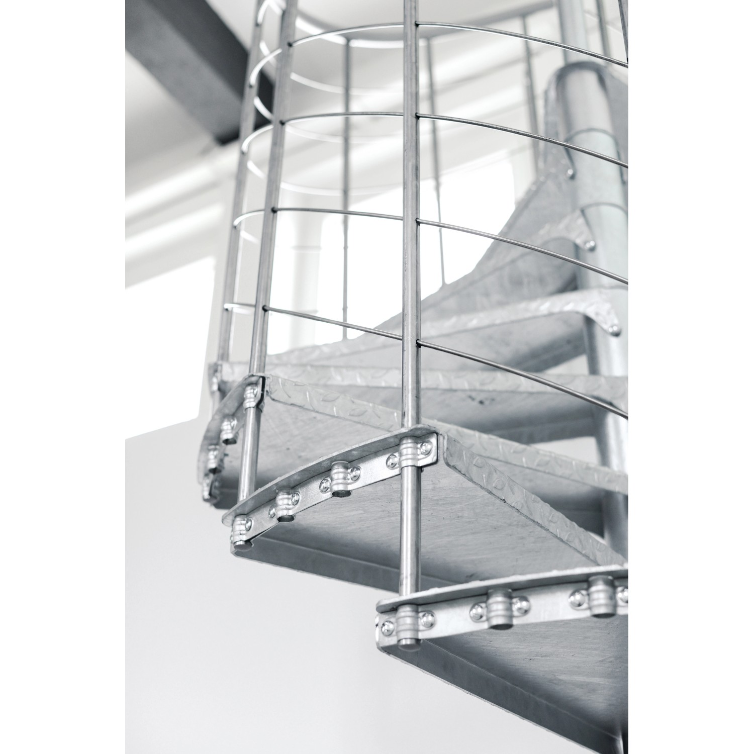 Minka Außentreppe Spino Zink Smart 180 cm, verzinkte Spindeltreppe mit Geländer.