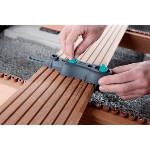 wolfcraft Terrassenbohr-Set im Einsatz auf Terrassendielen, Bohrmobil und Bohrsenker
