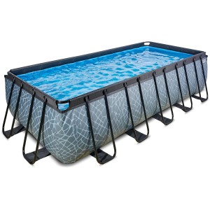 Rechteckiger, grauer EXIT Stone Pool 540x250x122cm mit Stahlrahmen, Filterpumpe und Steinmuster.