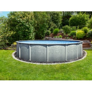 Steinbach Stahlwandpool-Set Grande (Ø 549 cm) im Garten, gefüllt mit Wasser.